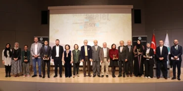 Üsküdar Üniversitesi “10. Yüksek İnsanî Değerler Ödülleri”   sahiplerini buldu! haberi