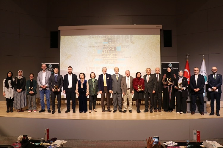 Üsküdar Üniversitesi “10. Yüksek İnsanî Değerler Ödülleri”   sahiplerini buldu! haberi