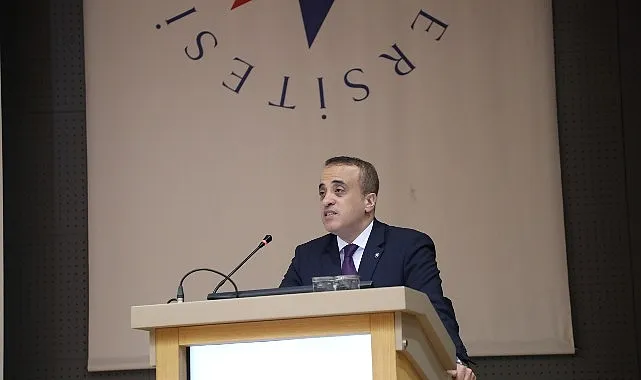 Uzm. Dr. Bekir Aktura: “Sağlık hizmetlerinde ekip çalışması hasta memnuniyetini artırır." haberi