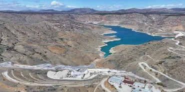 Vali Akın ve Başkan Altay Hadimi Tüneli İnşaatı ile Yerköprü Şelalesi’nde İncelemelerde Bulundu haberi