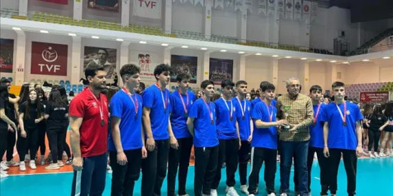 Voleybolda İnegöl Belediyespor farkı haberi