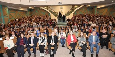 Yazar Müge İplikçi Nilüferli kadınlarla buluştu haberi