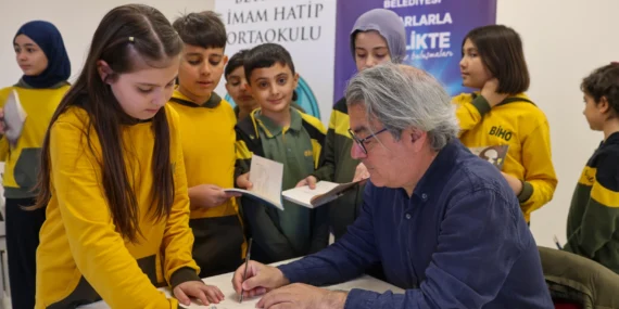 Yazarlar öğrencilerle bir araya geliyor haberi
