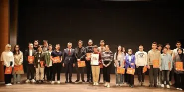 ZEYGEM Atölyelerinden Mezun Olan Gençler Sertifikalarını Başkan Arısoy’un Elinden Aldılar haberi