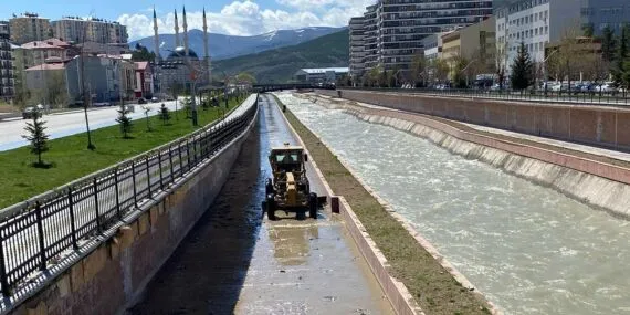 Bayburt’ta Kış Bitti, Temizlik Seferberliği Başladı! Haberi