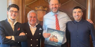 maNga solisti Ferman Akgül Oslo Parlemento'sunda haberi