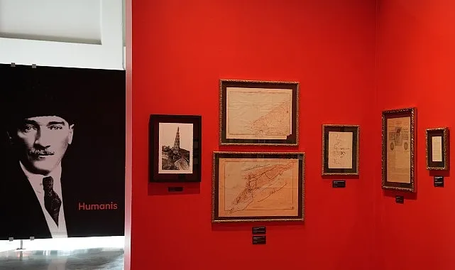 "Karanlıkta Akan Bir Yıldız: Mustafa Kemal Atatürk" sergisi İstanbul’da açıldı haberi