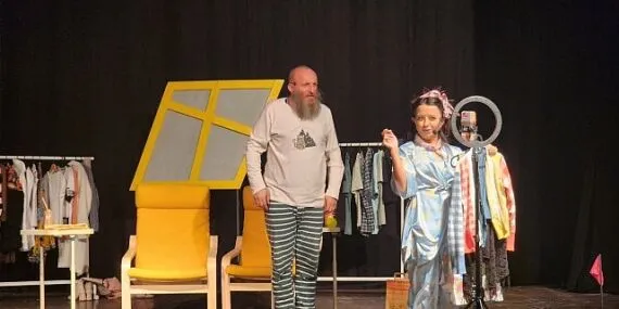 "Parça Tesirli Pazarlar" Gölcük'te Kahkaha Dolu Bir Gece Yaşattı haberi