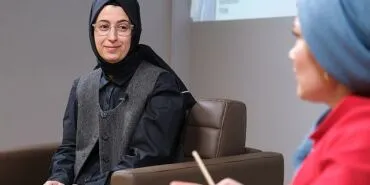 Başka Sorular Söyleşi Programı’nın Nisan ayı konuğu Serap Ekizler Sönmez oldu! haberi