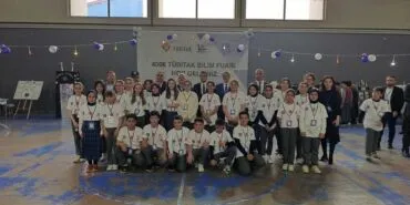 Aydıntepe'de Bilim Rüzgarı Esti, TÜBİTAK 4006 Bilim Fuarı Büyük İlgi Gördü