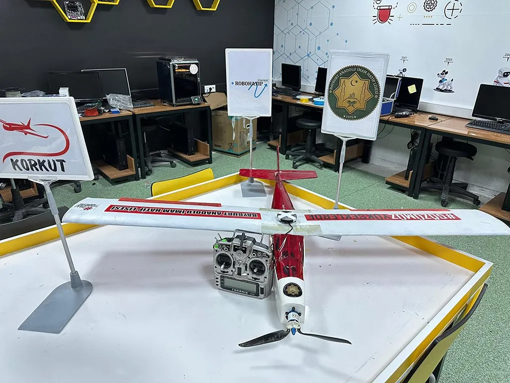 Bayburt Anadolu İmam Hatip Lisesi RoboHatip Takımı Türkiye Sekizincisi Oldu! Haberi