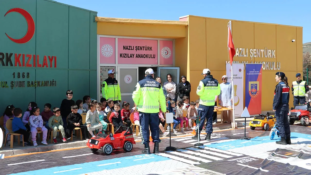 Bayburt Jandarması Minik Kalplere Trafik Güvenliğini Aşıladı Haberi