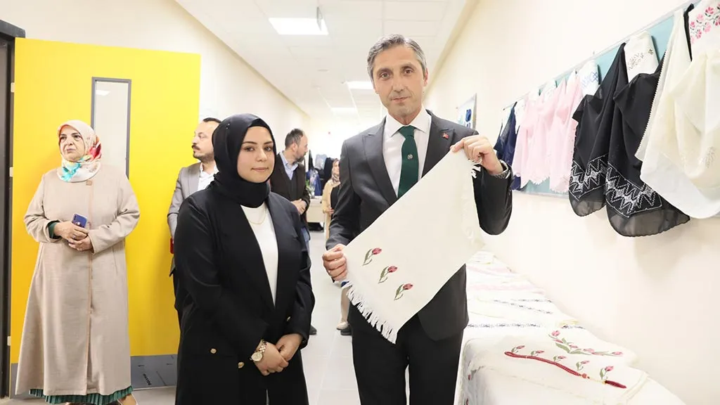 Bayburt Süleyman Ersoy İlkokulu Yıl Sonu El Sanatları Sergisi Haberi
