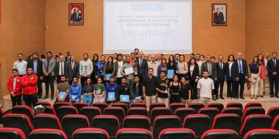 Bayburt Üniversitesi 8. Dede Korkut Günleri Kapanış Töreni Gerçekleşti Haberi