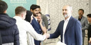 Bayburt Üniversitesi Rektörü Mutlu Türkmen Şampiyonlarla Bir Araya Geldi Haberi