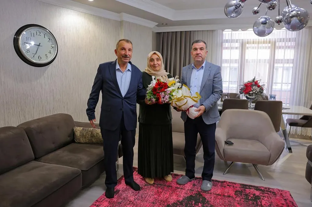 Bayburt Valisi Anneler Günü'nde Şehit Annesi ve Gazi Ailesini Ziyaret Etti Haberi