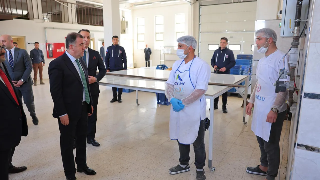 Bayburt Valisi Eldivan'dan Açık Ceza İnfaz Kurumuna Ziyaret Haberi