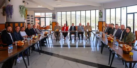 Bayburt Valisi ve Basın Mensupları Bir Araya Geldi, İş Birliği Vurgusu Yapıldı Haberi