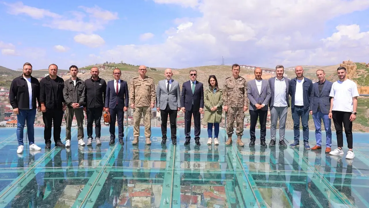 Bayburt Valisi ve Basın Mensupları Bir Araya Geldi, İş Birliği Vurgusu Yapıldı Haberi