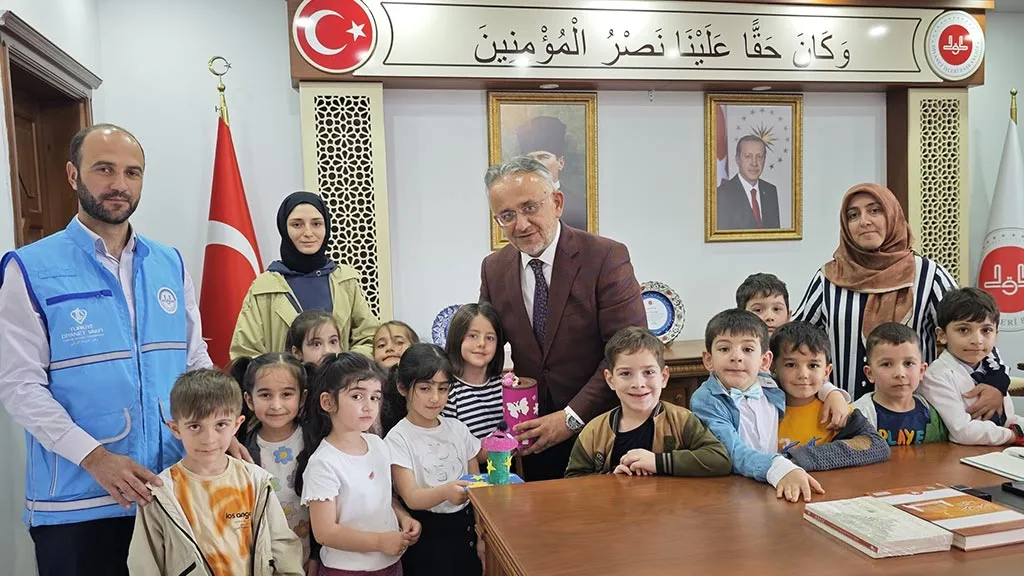 Bayburt Yetimine Sahip Çıkıyor, Miniklerden Anlamlı Yardım! Haberi