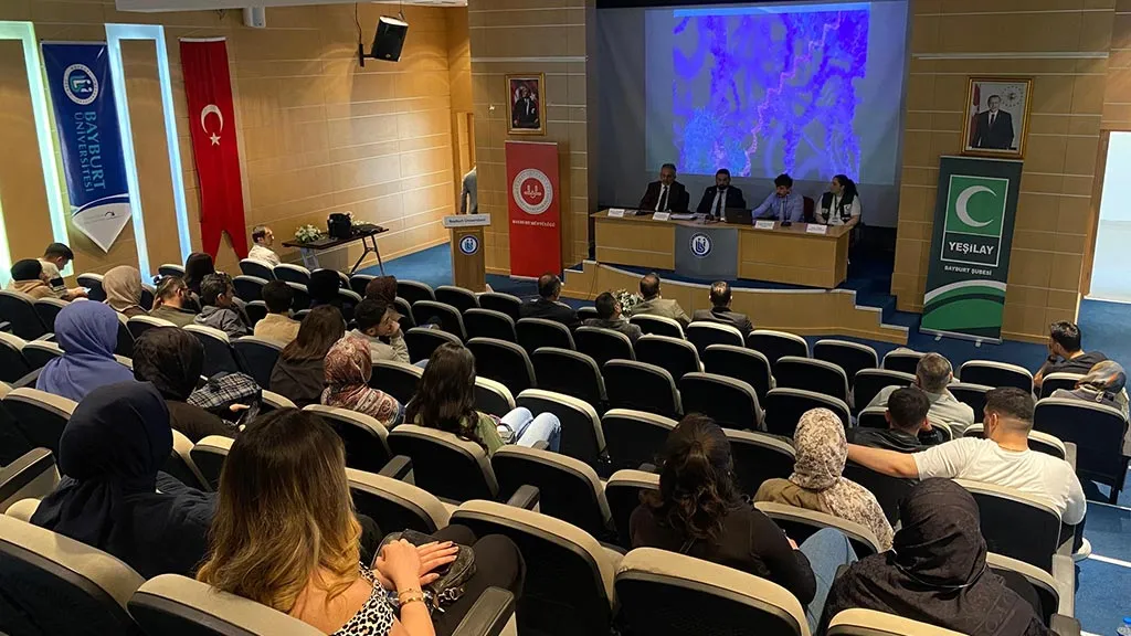 Bayburt'ta Bağımlılığa Karşı Kapsamlı Panel, Din, Sağlık, Sosyoloji Bir Arada! Haberi