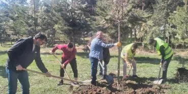 Bayburt'ta Bahar Temizliği ve Ağaçlandırma Hamlesi Başladı Haberi