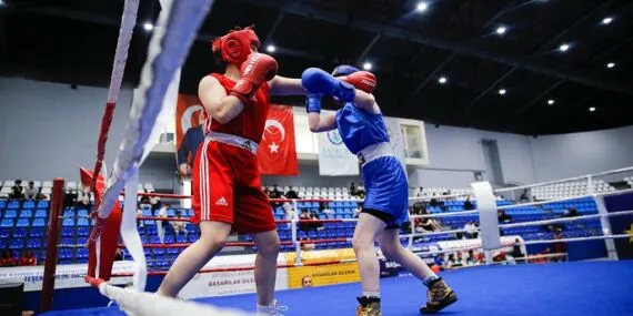 Bayburt’ta Boks Heyecanı Zirvede, Üniversitelerarası Türkiye Şampiyonası Başladı! Haberi