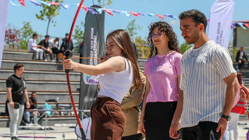 Bayburt'ta Dede Korkut Şenliklerinin Beşinci Gününde Sağlıktan Sanata Dopdolu Bir Gün! Haberi