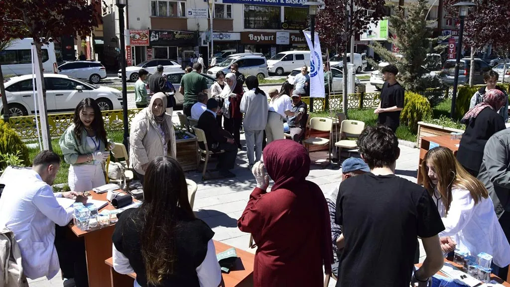 Bayburt'ta Dünya Hipertansiyon Günü'nde Farkındalık Etkinliği Düzenlendi Haberi