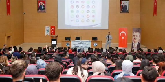 Bayburt’ta Ekran Bağımlılığı Alarmı: Ülkü Ocakları Farkındalık Yarattı Haberi