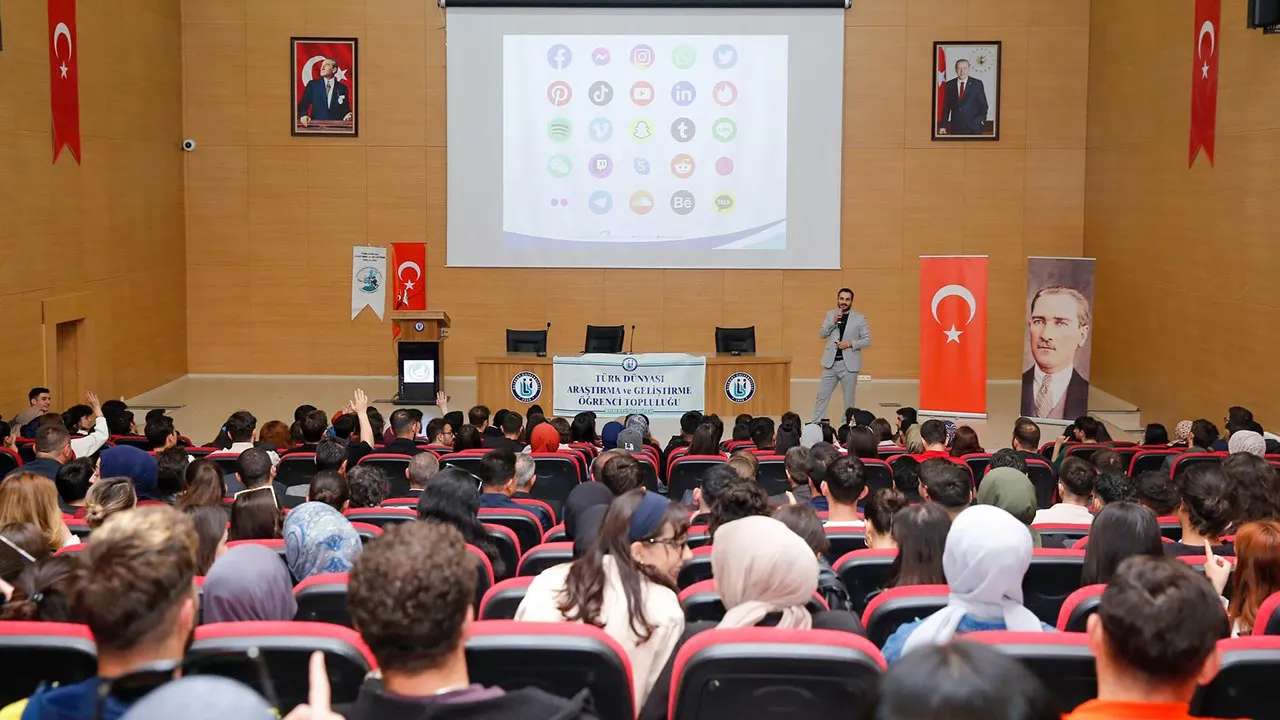 Bayburt'ta Ekran Bağımlılığı Alarmı: Ülkü Ocakları Farkındalık Yarattı Haberi