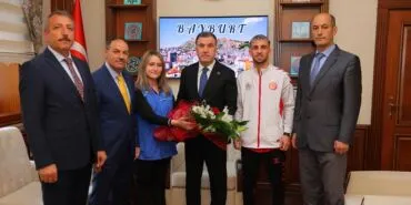 Bayburt'ta Gençlik Haftası Etkinlikleri, Vali Eldivan'dan Destek Sözü Haberi