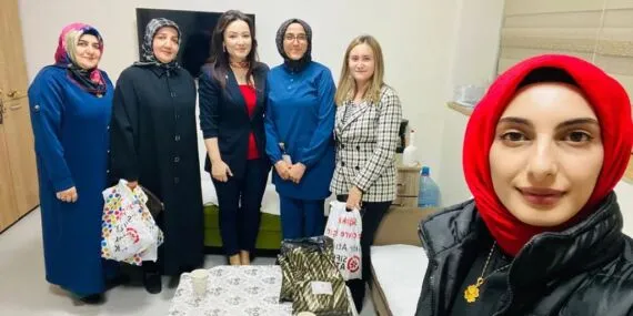 Bayburt’ta Hemşireler Günü, AK Parti Kadın Kollarının Ziyareti İle Taçlandı Haberi