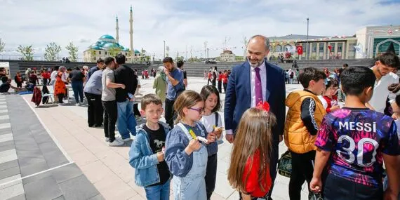 Bayburt’ta Sanat ve Çocuk Neşesi Buluştu, Dede Korkut Günleri’nde Unutulmaz Anlar! Haberi