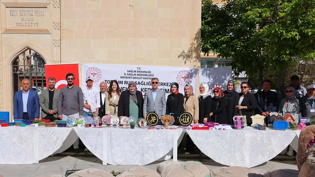 Bayburt'ta Şizofreni Farkındalığı Kermesi, El Emeği Ürünler Umuda Dönüştü! Haberi