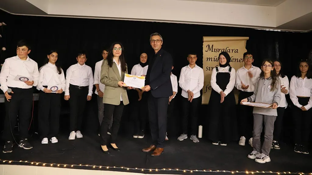 Bayburt'ta Ustaların Elinden, Öğrencilerin Dilinden Şiir Dinletisi Haberi