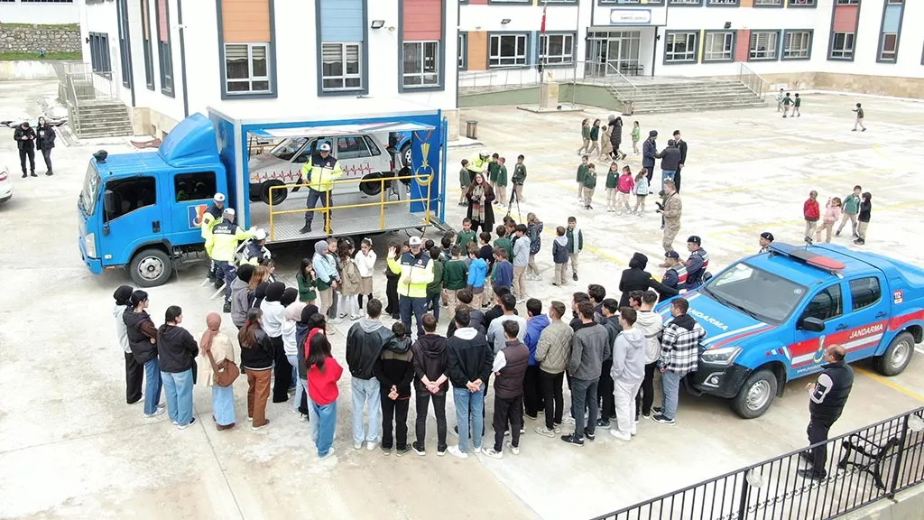 Bayburt'taki Emniyet Kemeri Eğitimi Farkındalık Oluşturdu Haberi