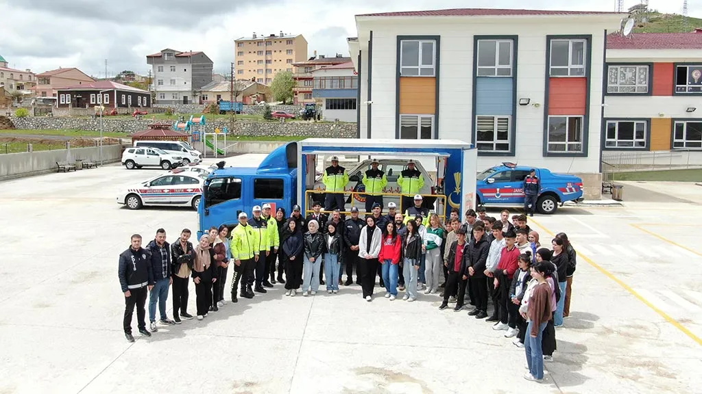 Bayburt'taki Emniyet Kemeri Eğitimi Farkındalık Oluşturdu Haberi