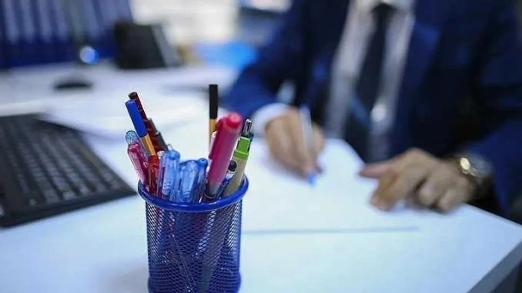 Dikkat! Memur Olmak İsteyenleri İlgilendiren Kritik Değişiklikler! Yaş Sınırı Kesinleşti, TRT'ye Özel Yetkiler Geliyor! Haberi