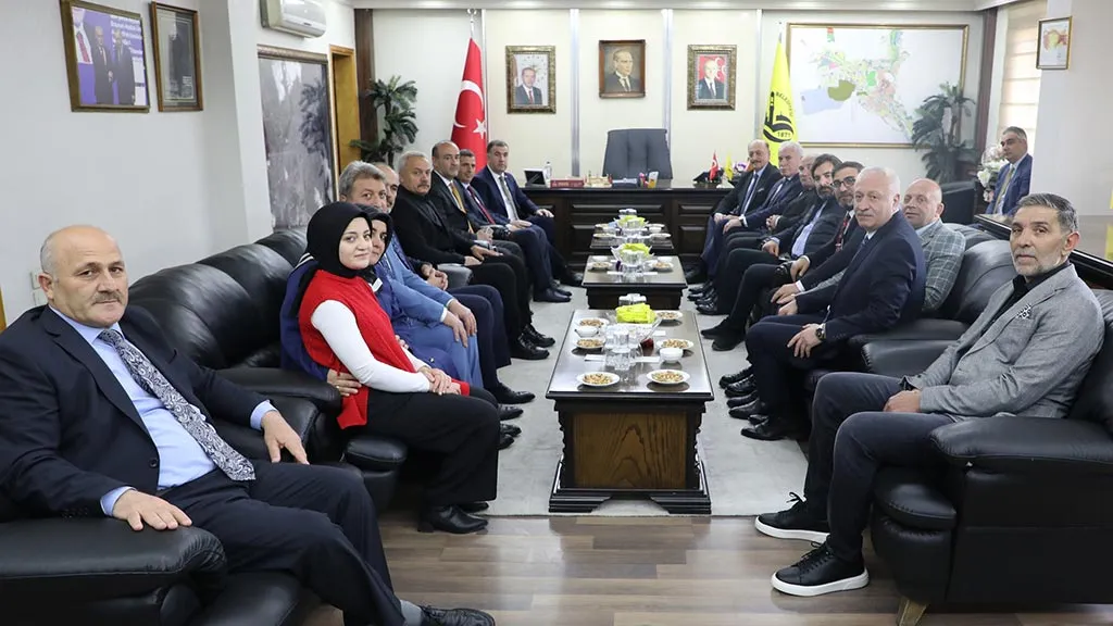 Eski Bakan Vedat Bilgin'den Bayburt Belediye Başkanı Mete Memiş'e Ziyaret Haberi
