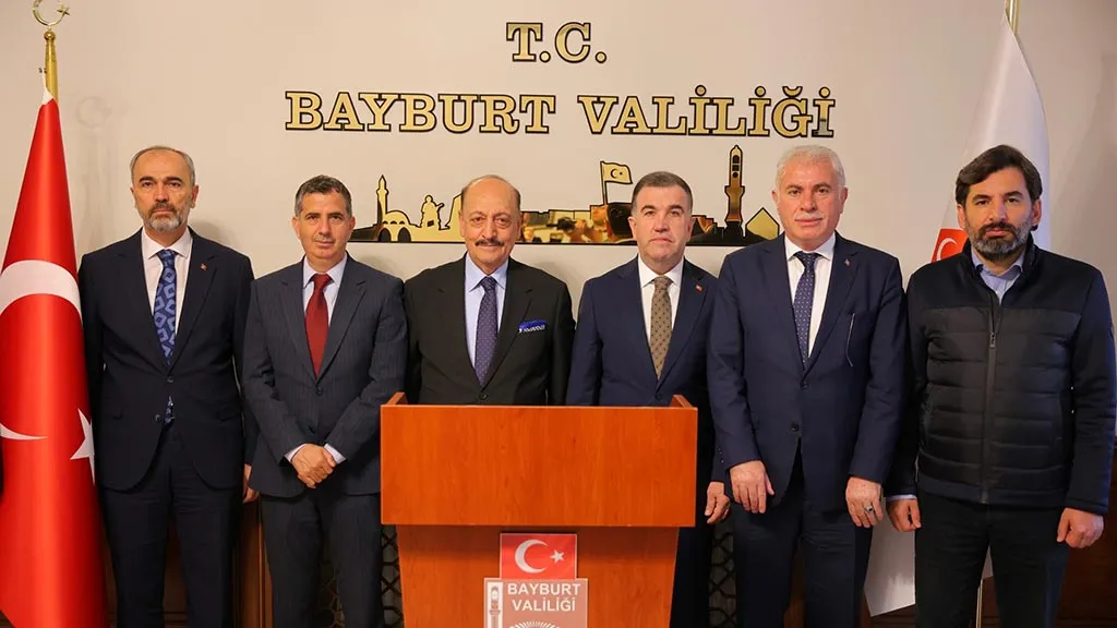 Vedat Bilgin Memleketi Bayburt'ta, Vali Eldivan ile Bir Araya Geldi Haberi