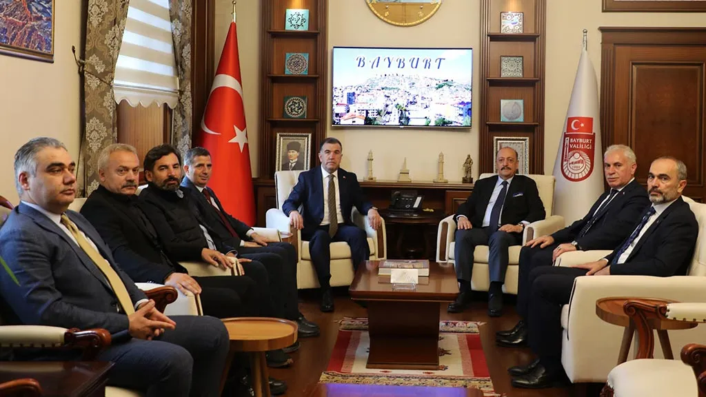 Vedat Bilgin Memleketi Bayburt'ta, Vali Eldivan ile Bir Araya Geldi Haberi