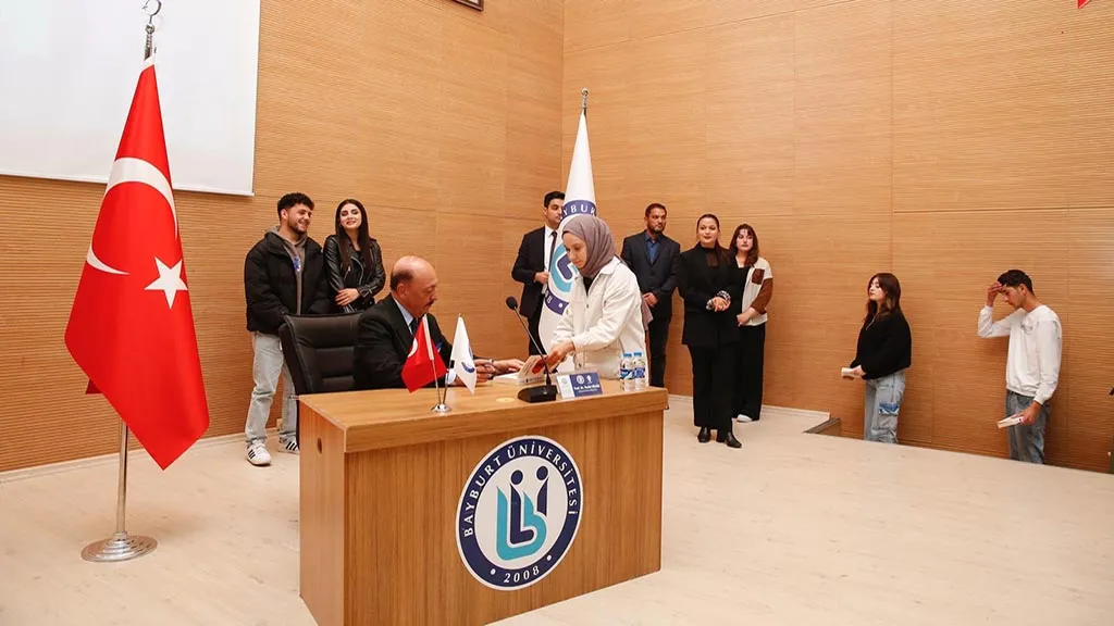 Vedat Bilgin'den Bayburt'ta Modernleşme Konferansı ve Kitap İmza Töreni Haberi