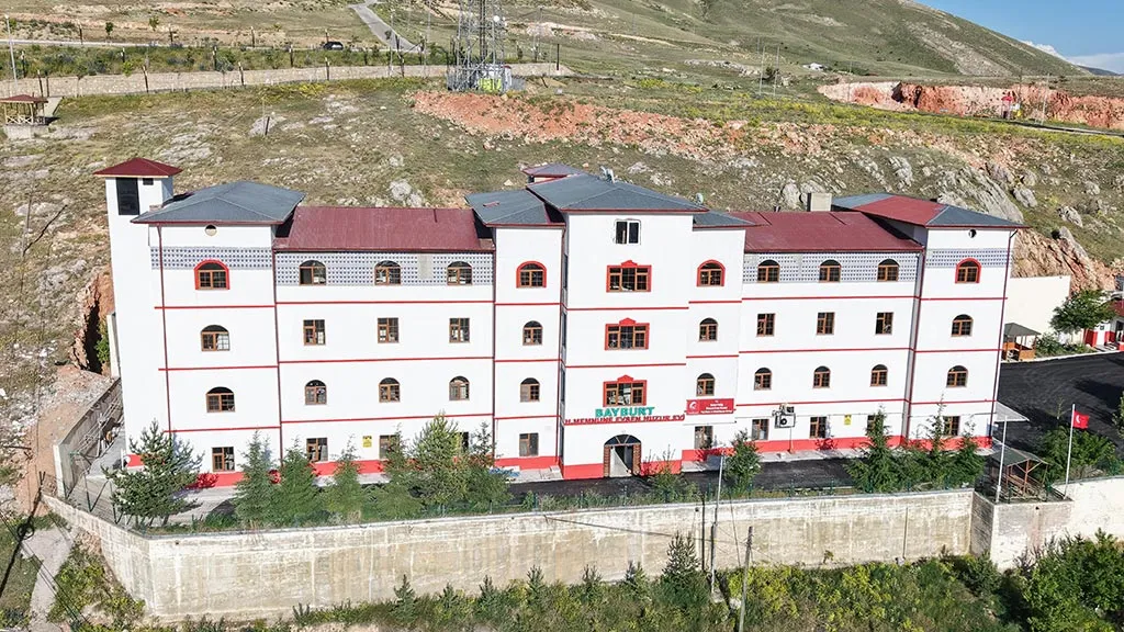 Bayburt Memnune Evsen Huzurevi Tadilatı Tamamlandı
