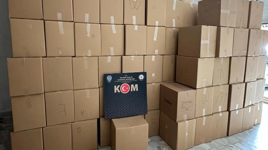 Bayburt Merkezli Dev Kaçak Tütün Operasyonu, Milyonlarca Makaron Ele Geçirildi
