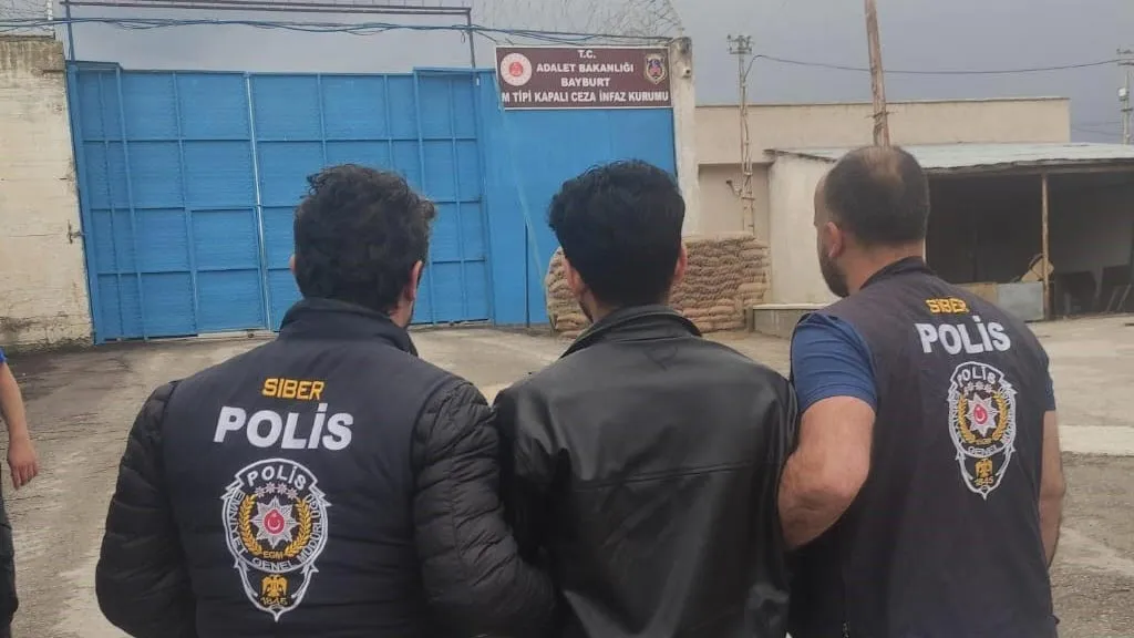 Bayburt Merkezli Siber Dolandırıcılık Operasyonu, 384 Bin TL'lik Vurgun Yapan Şahıs Tutuklandı!
