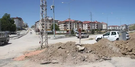 Bayburt Şingah Mahallesi’nde Elektrik Hatları Yeraltına Alınıyor