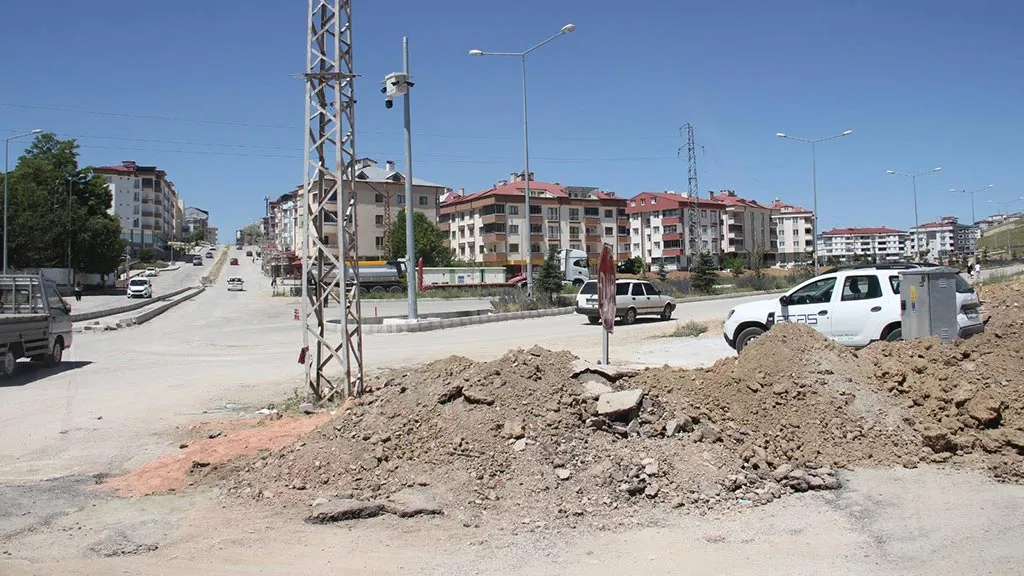 Bayburt Şingah Mahallesi'nde Elektrik Hatları Yeraltına Alınıyor