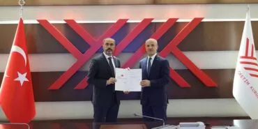 Bayburt Üniversitesi Rektörü Prof. Dr. Mutlu Türkmen Mazbatasını Aldı