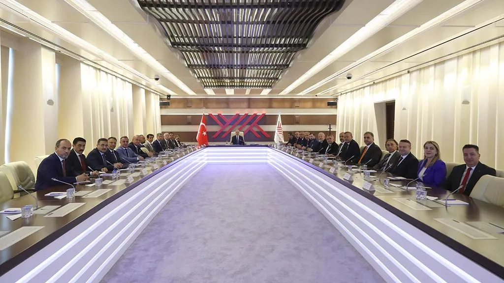 Bayburt Üniversitesi Rektörü Prof. Dr. Mutlu Türkmen Mazbatasını Aldı